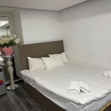 Tumanyan It Hotel Yerevan Bagian luar foto