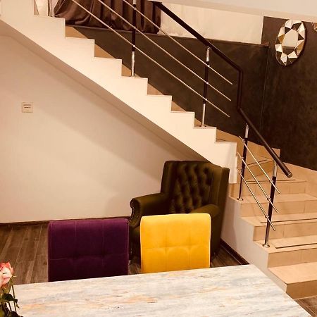 IT Hotel Tumanyan Street Yerevan Bagian luar foto