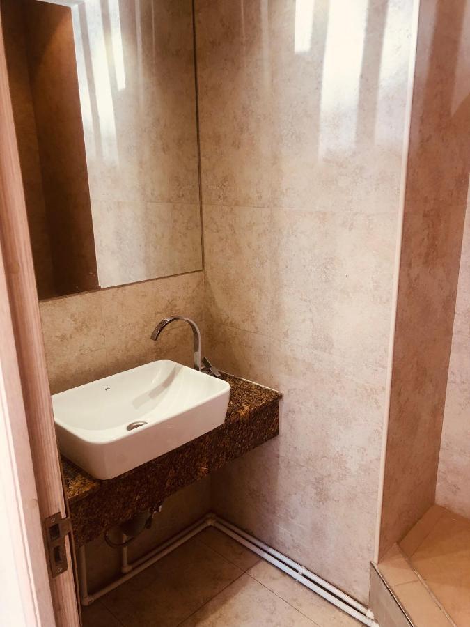 Tumanyan It Hotel Yerevan Bagian luar foto