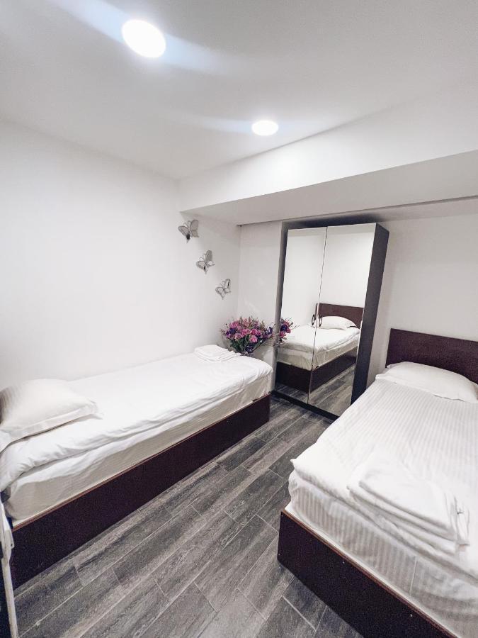 IT Hotel Tumanyan Street Yerevan Bagian luar foto