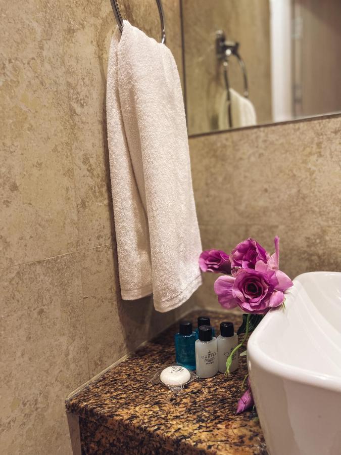 IT Hotel Tumanyan Street Yerevan Bagian luar foto