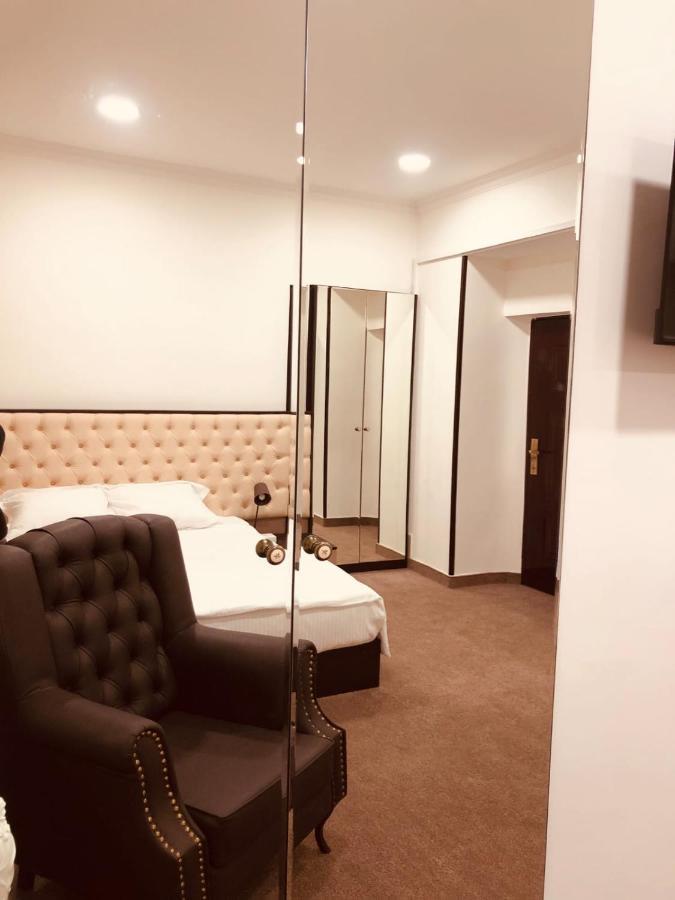 IT Hotel Tumanyan Street Yerevan Bagian luar foto