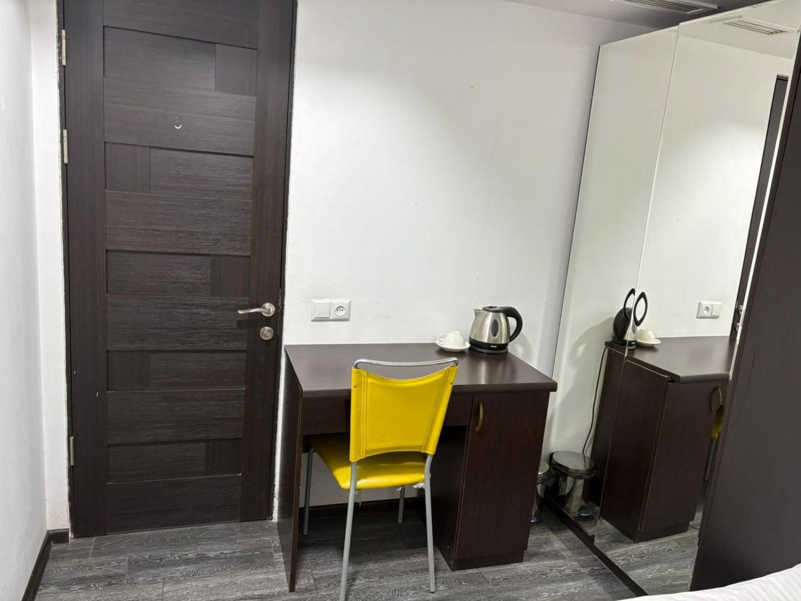 Tumanyan It Hotel Yerevan Bagian luar foto