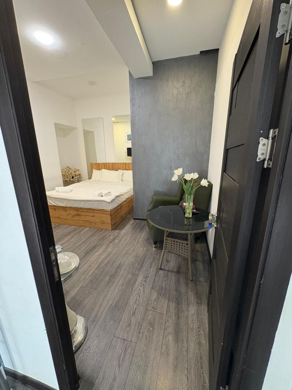 Tumanyan It Hotel Yerevan Bagian luar foto