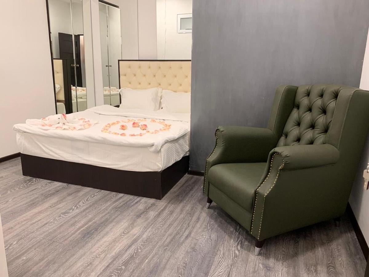 IT Hotel Tumanyan Street Yerevan Bagian luar foto