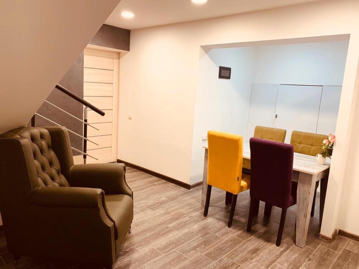IT Hotel Tumanyan Street Yerevan Bagian luar foto