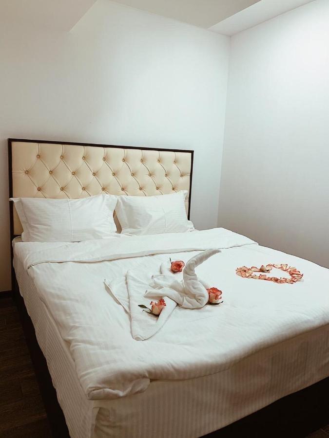 Tumanyan It Hotel Yerevan Bagian luar foto